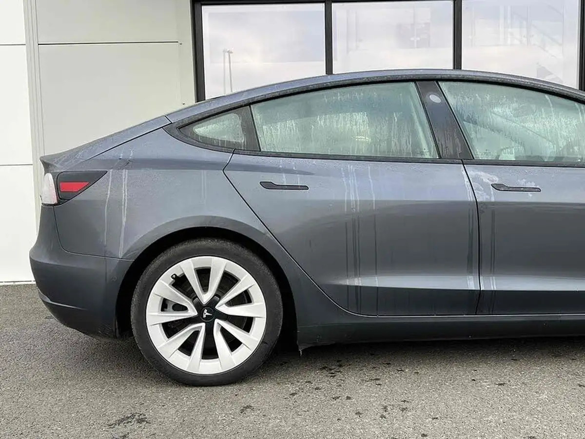 2020-tesla-model-3-e-long-range-big-8