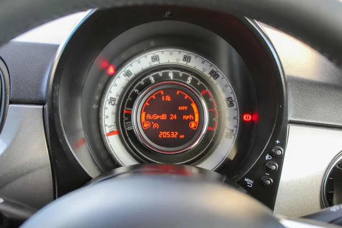 2020-fiat-500-10-lounge-big-19