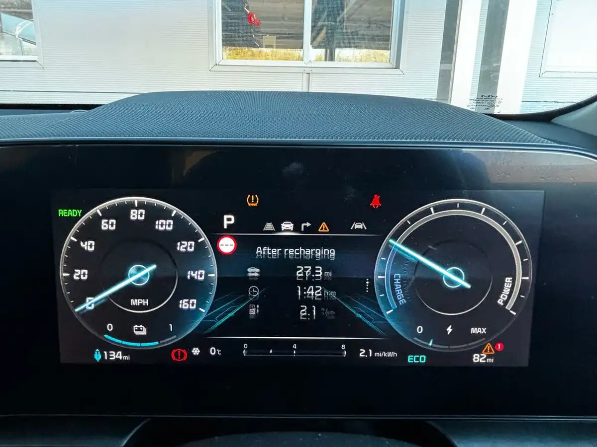 2024-kia-niro-ev-e-3-big-17