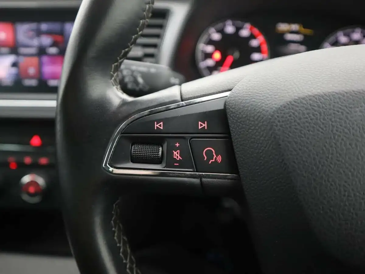 2018-seat-leon-12-tsi-se-dynamic-technology-hatchback-big-27