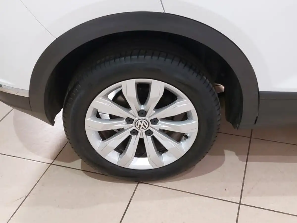 2019-volkswagen-t-roc-15-tsi-se-dsg-big-11