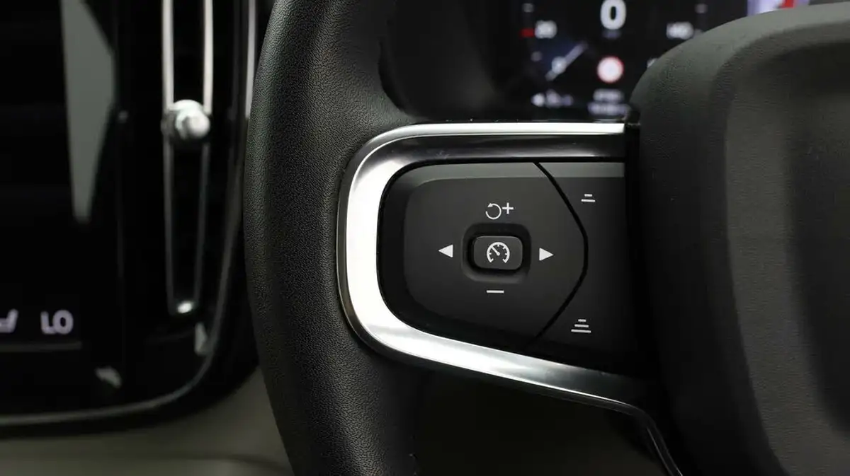 2021-volvo-xc40-15-t3-inscription-pro-163bhp-big-20