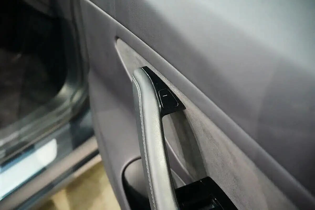 2019-tesla-model-3-e-standard-plus-big-31