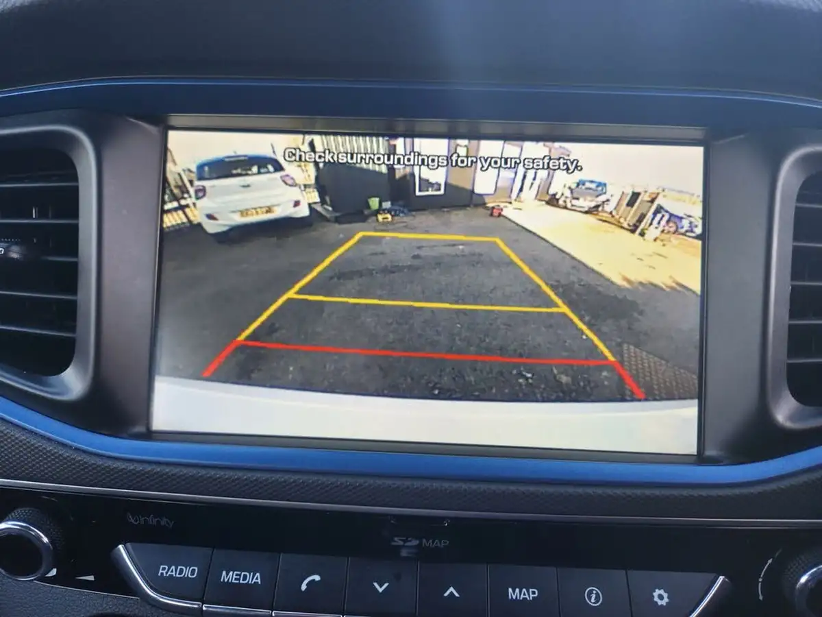 2018-hyundai-ioniq-16-gdi-premium-hybrid-big-16
