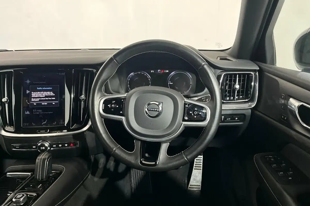2021-volvo-s60-20-t8-r-design-387bhp-big-14