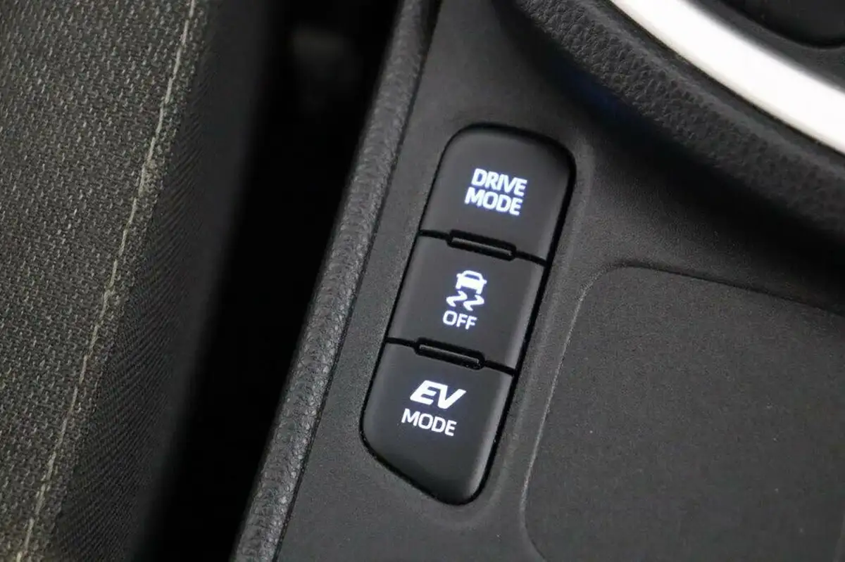 2022-toyota-yaris-cross-15-vvt-i-icon-big-29