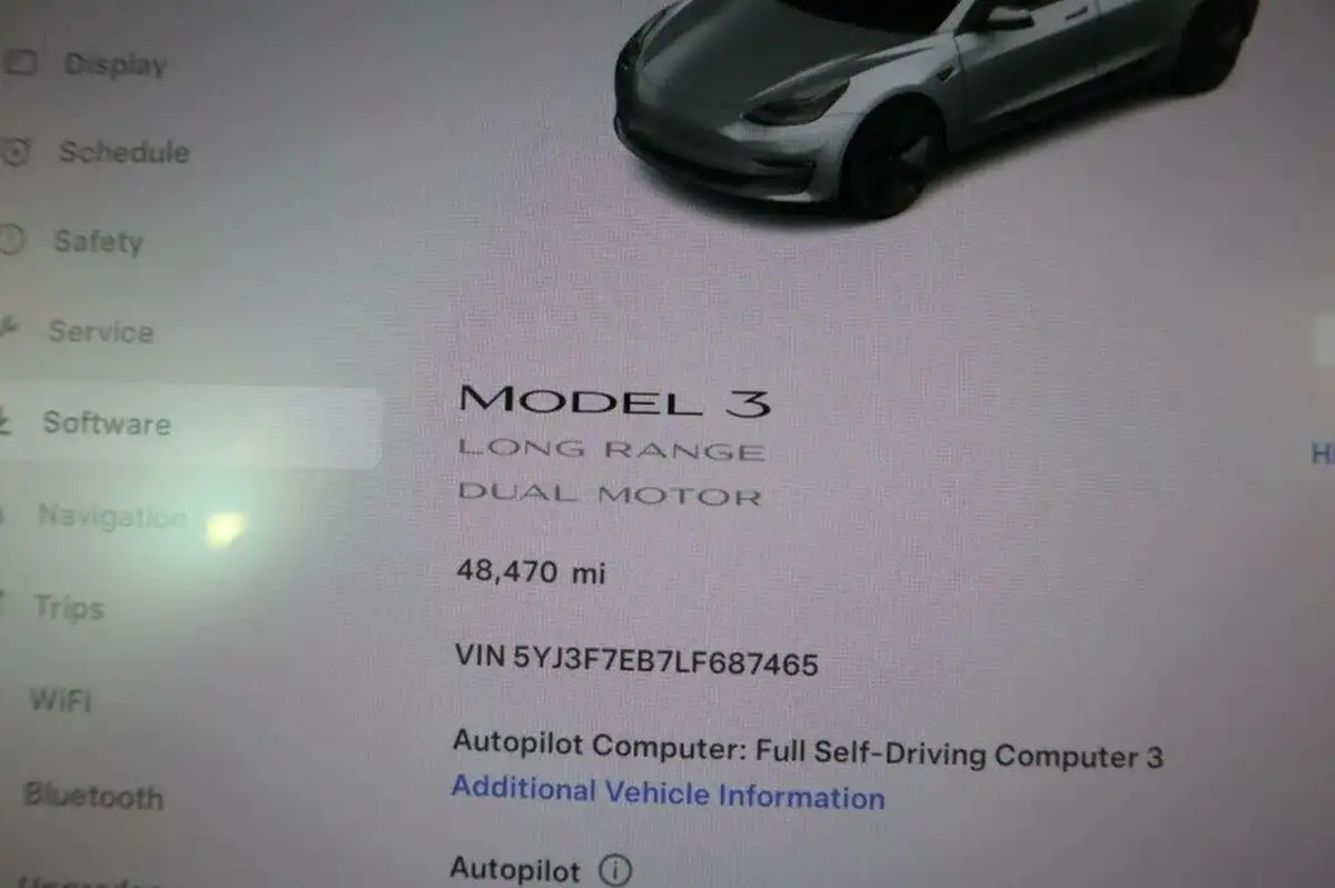2020-tesla-model-3-e-long-range-big-17