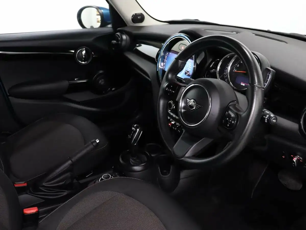 2021-mini-cooper-15-cooper-classic-hatchback-5d-auto-big-28