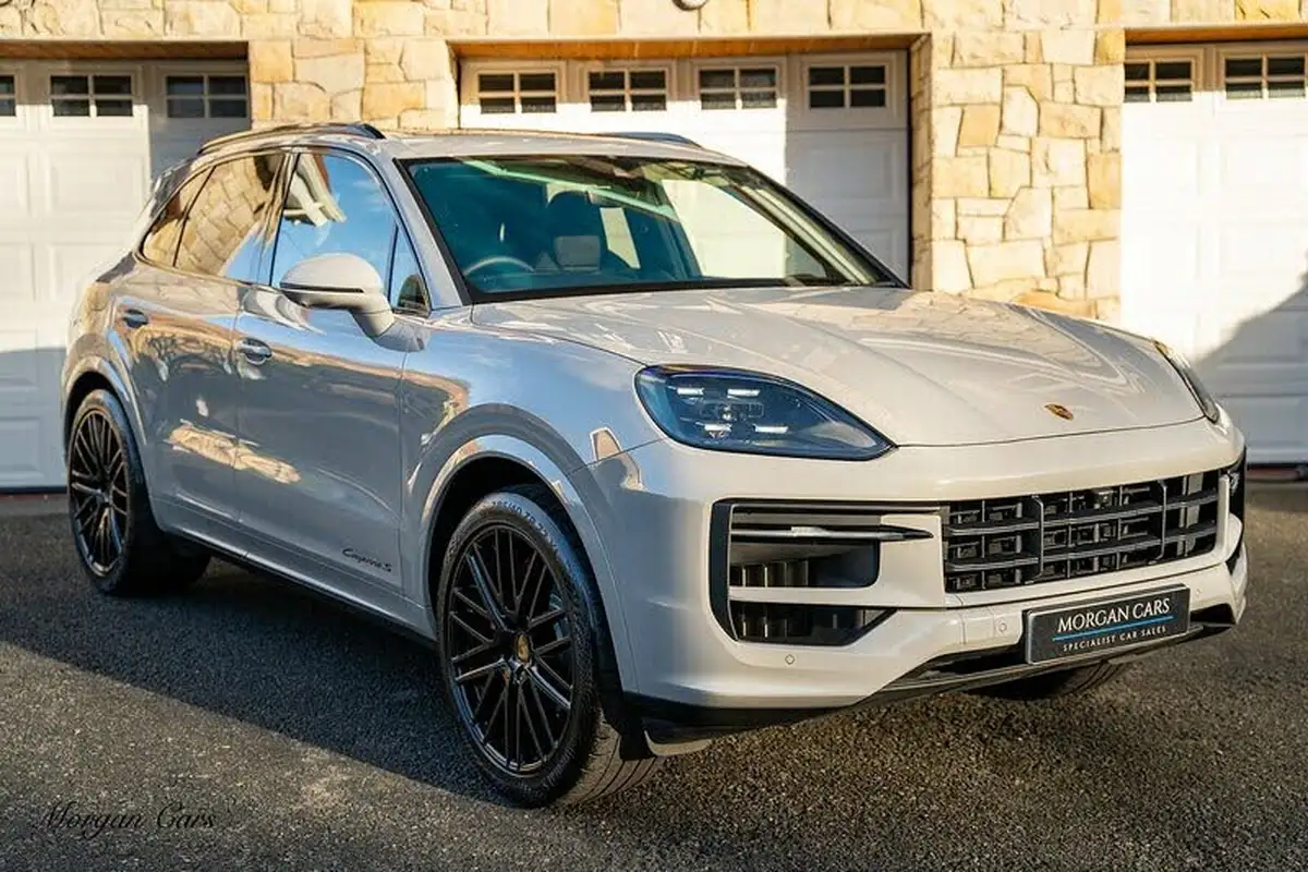 2024-porsche-cayenne-40-v8-station-wagon-big-0