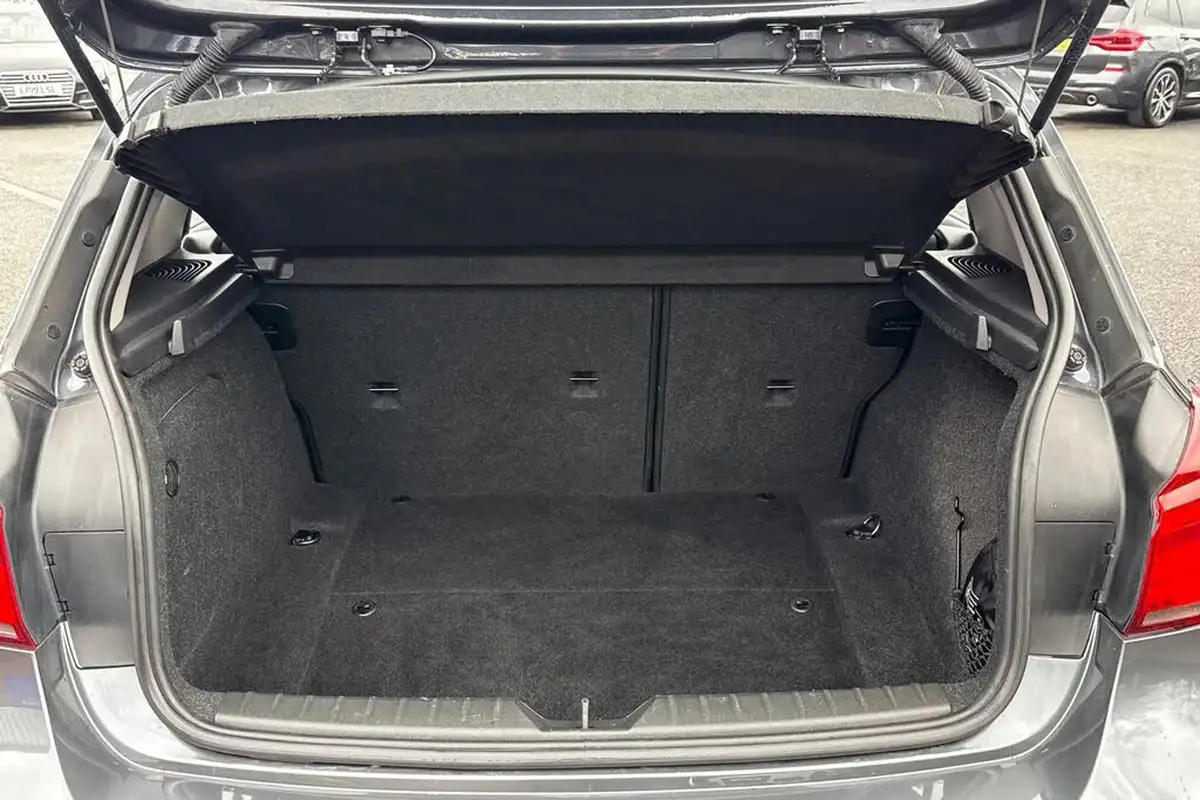 2019-bmw-1-series-15td-116d-se-business-ss-3d-big-6