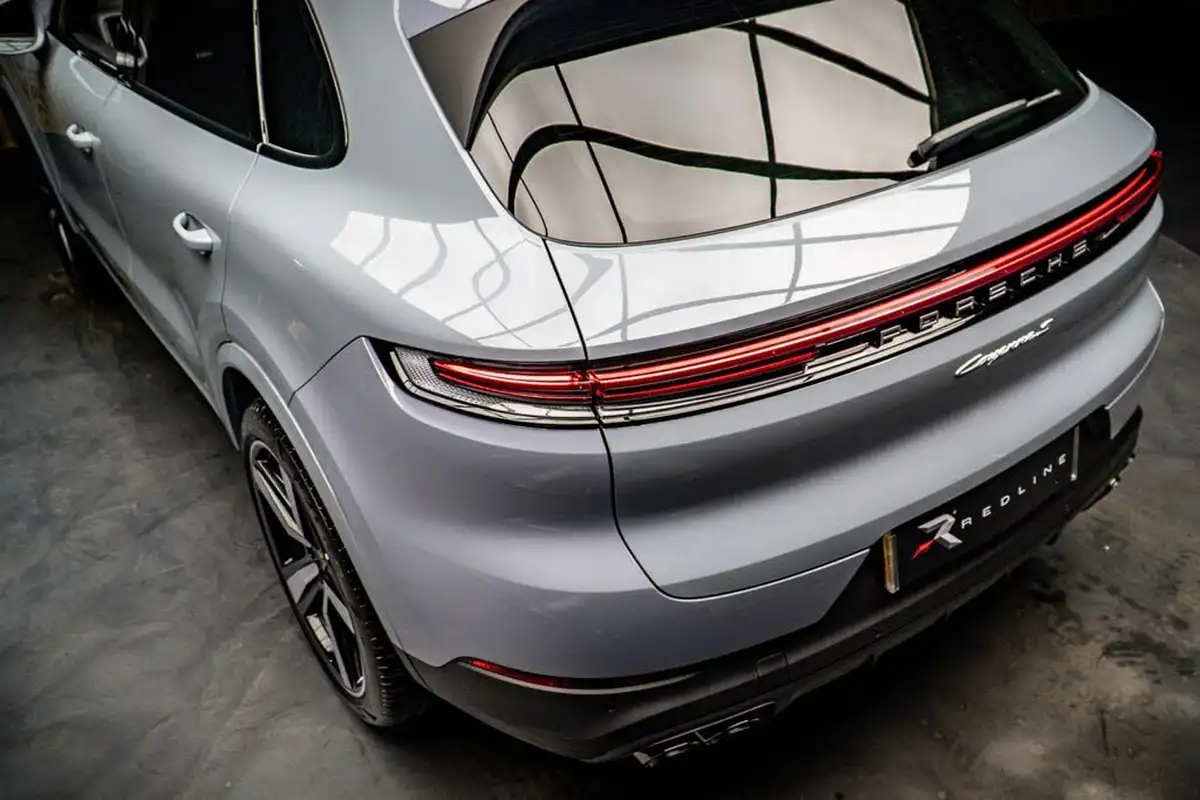 2023-porsche-cayenne-big-19