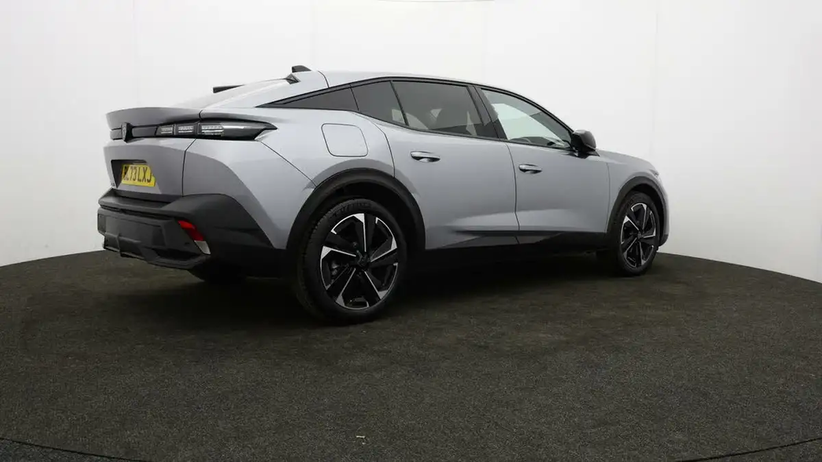 2024-peugeot-408-12-puretech-allure-130ps-ss-eat8-big-31