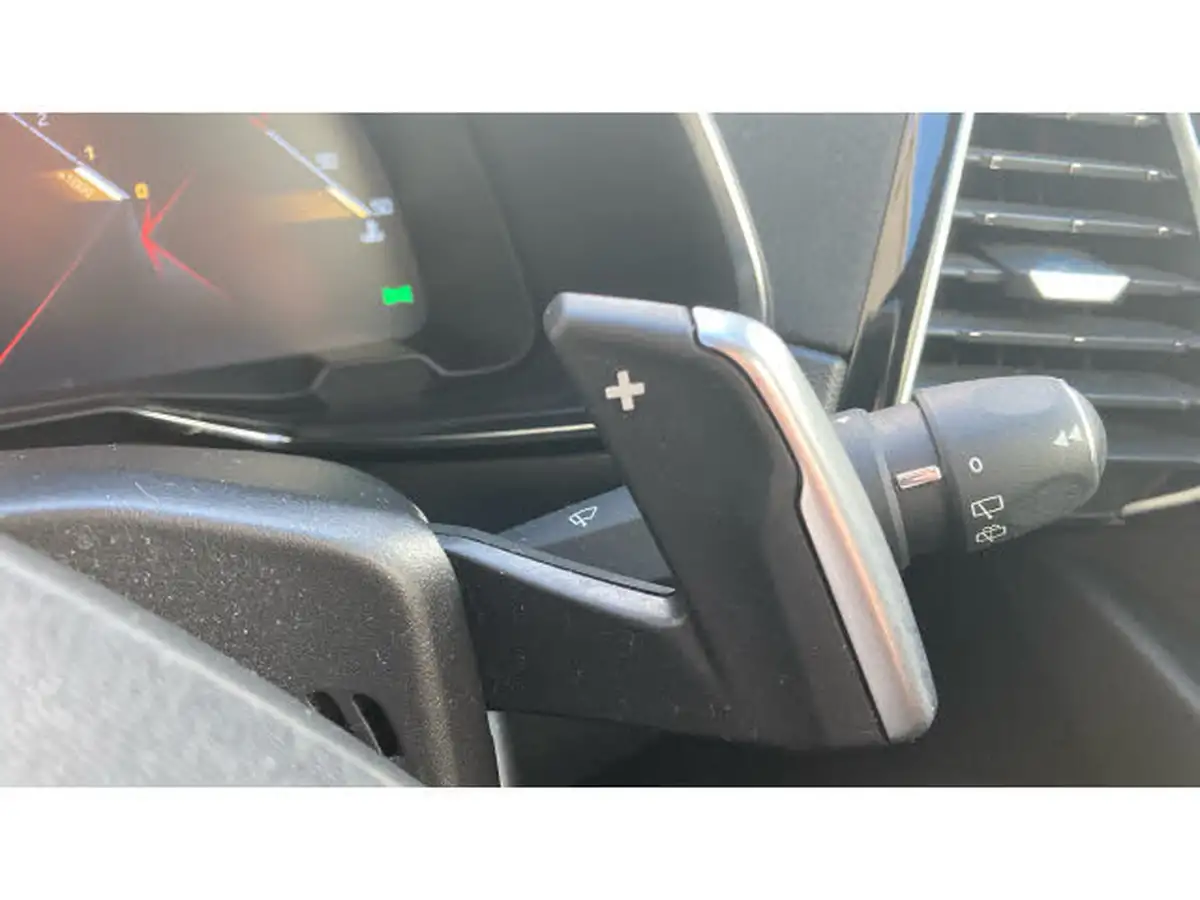 2019-ds-ds-7-crossback-16-puretech-performance-line-180ps-big-37
