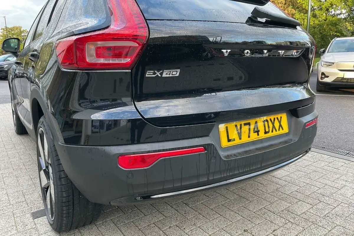 2024-volvo-ex40-e-ultra-big-16