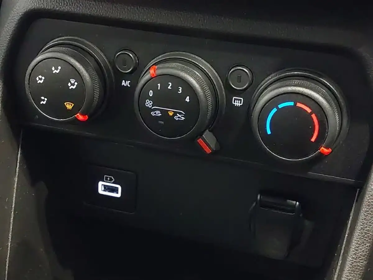 2022-dacia-sandero-stepway-10-tce-comfort-90bhp-big-13