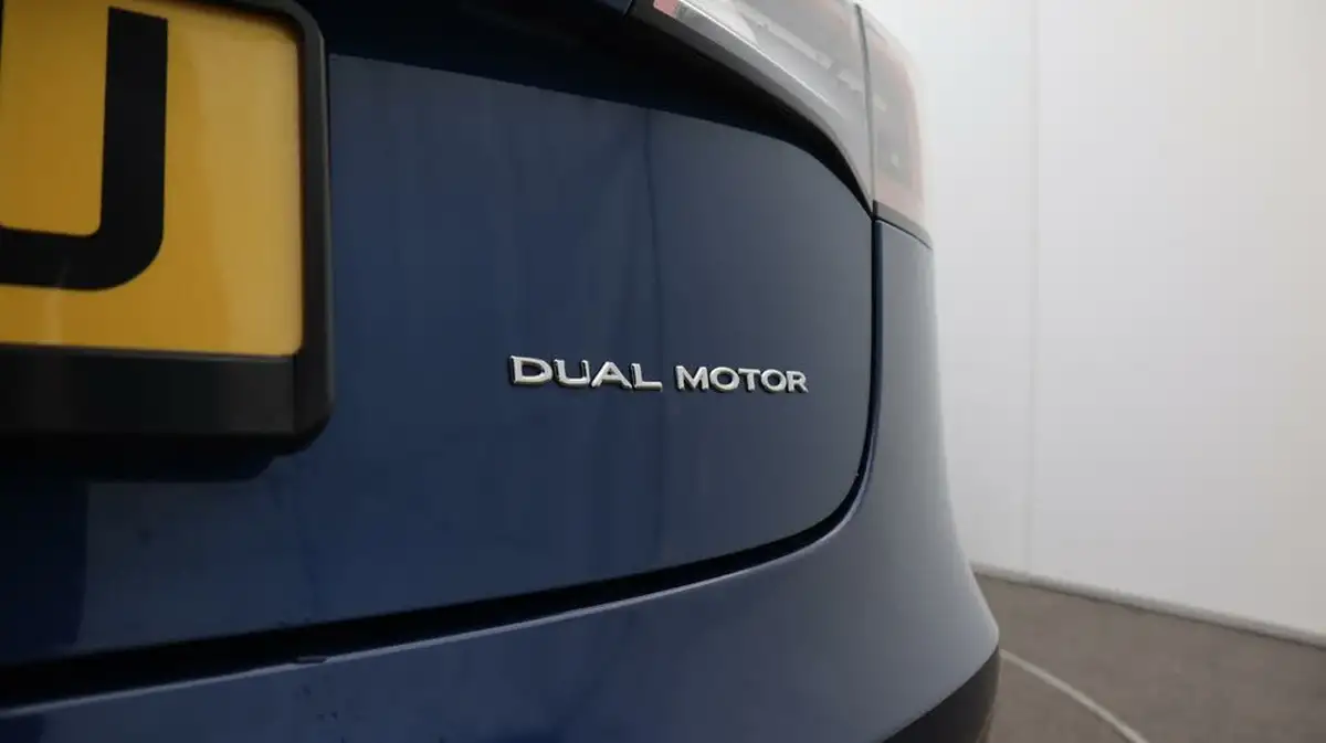 2021-tesla-model-3-e-long-range-awd-big-21