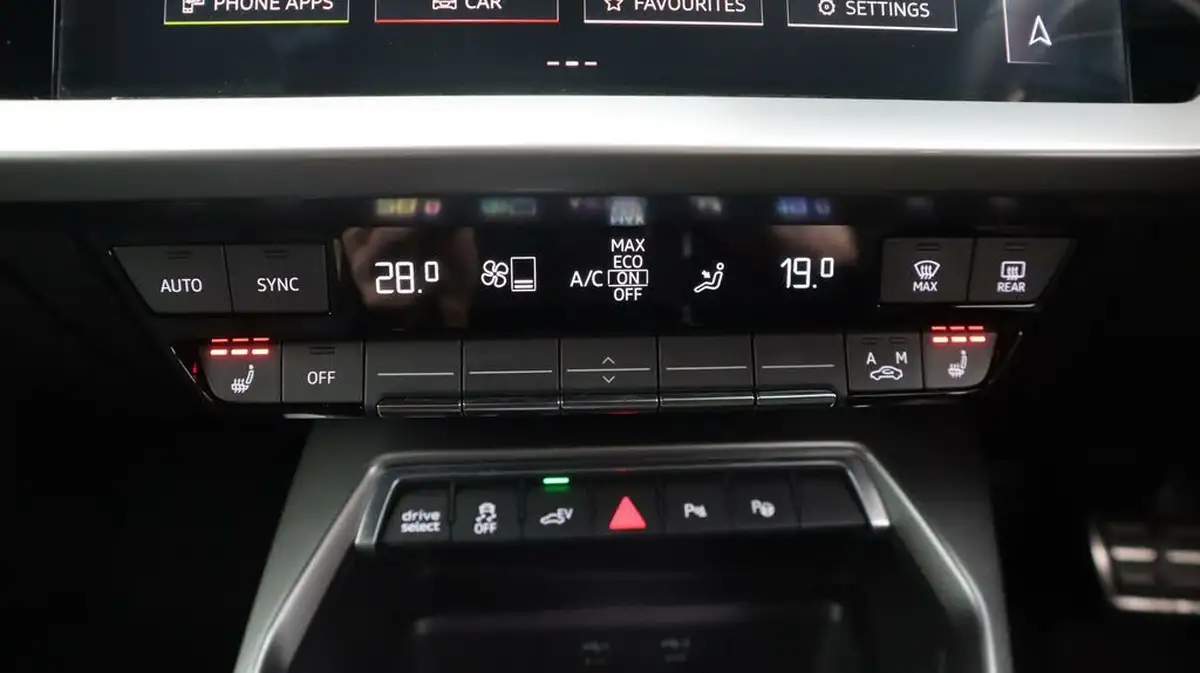 2021-audi-a3-14-40-tfsi-e-s-line-big-12