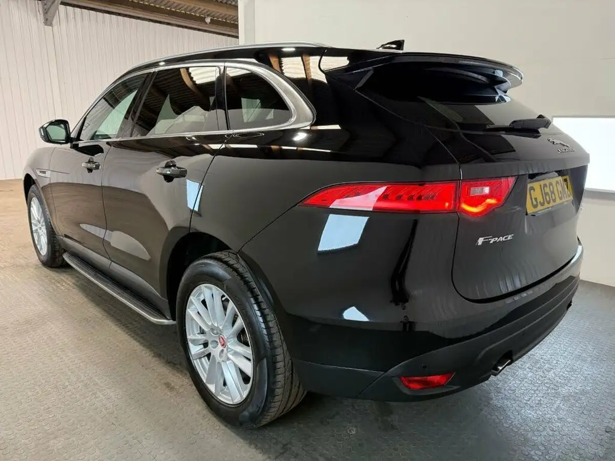 2018-jaguar-f-pace-20i-portfolio-250ps-awd-1997cc-big-4