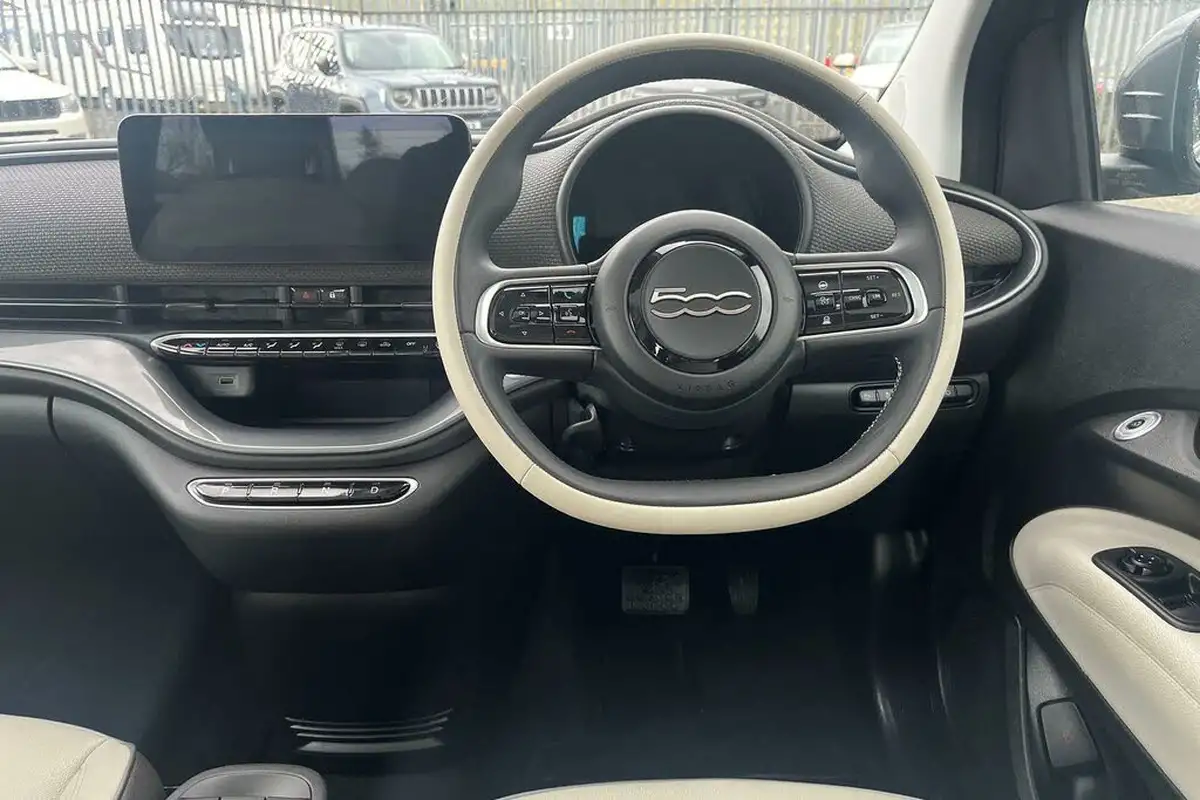 2021-fiat-500-e-la-prima-big-22