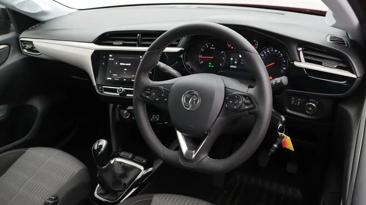 2023-vauxhall-corsa-12i-design-big-9