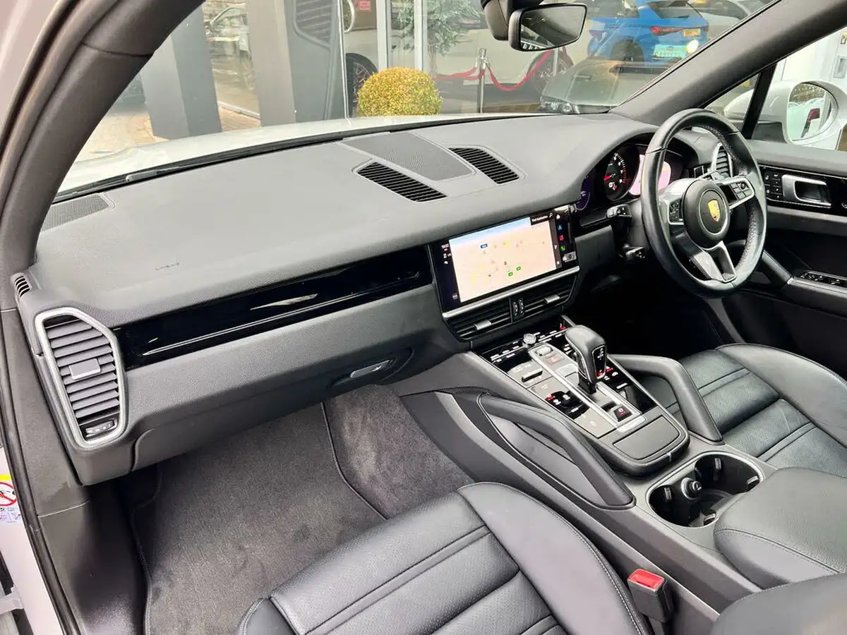 2022-porsche-cayenne-30-v6-station-wagon-big-12