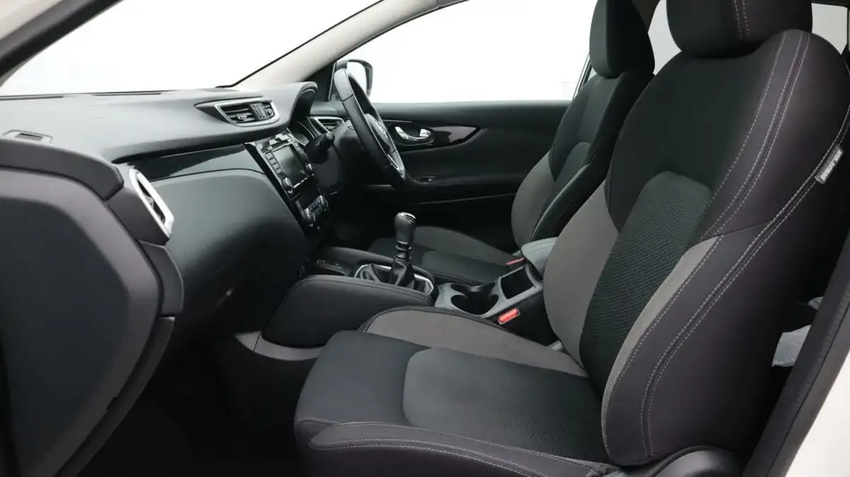 2020-nissan-qashqai-13-dig-t-n-connecta-140ps-big-14