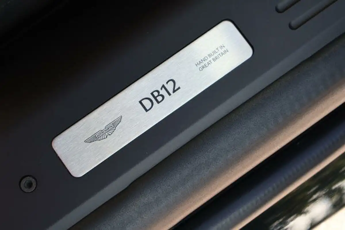 2024-aston-martin-db12-40-v8-auto-euro-6-ss-2dr-big-18