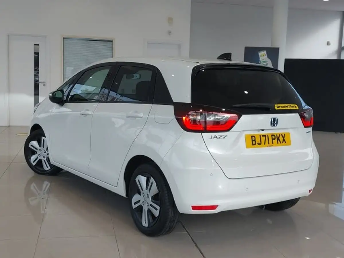 2021-honda-jazz-15-i-mmd-ex-107ps-big-1