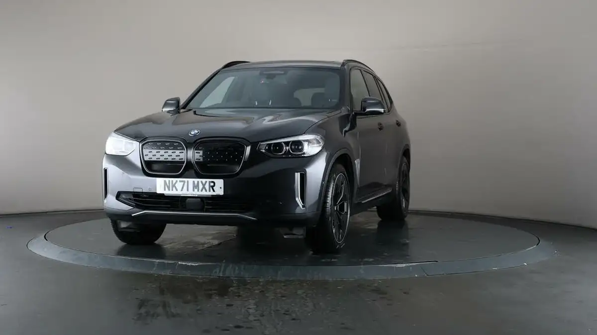 2021-bmw-ix3-e-premier-edition-big-45