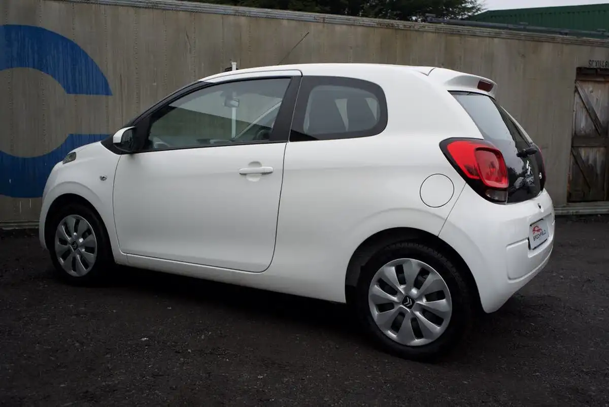 2016-citroen-c1-10-vti-feel-3d-big-6