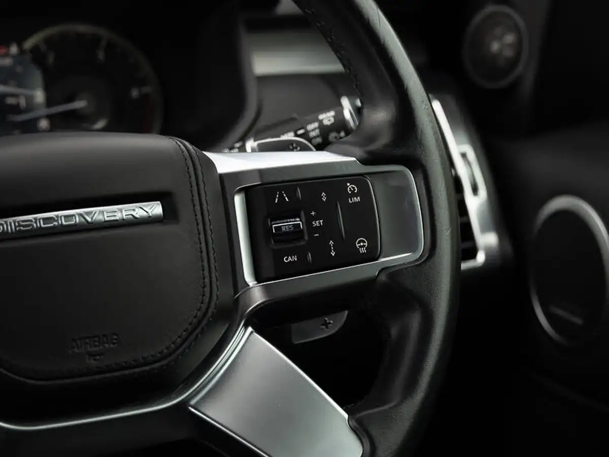 2022-land-rover-discovery-30-d300-r-dynamic-hse-big-15