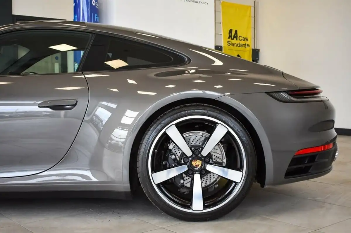 2019-porsche-911-30-carrera-4-coupe-big-22