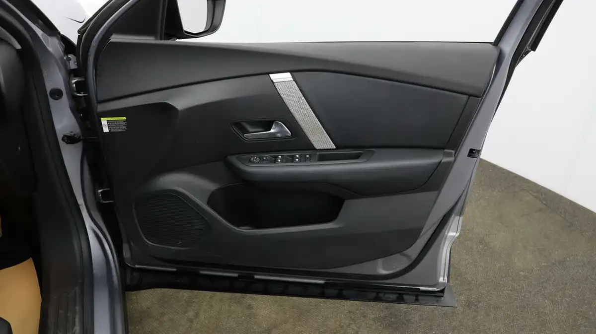2021-citroen-c4-12-puretech-sense-plus-big-14