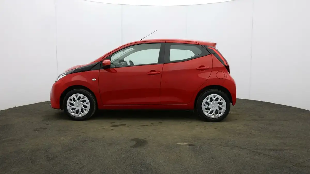 2019-toyota-aygo-10-vvt-i-x-play-big-65