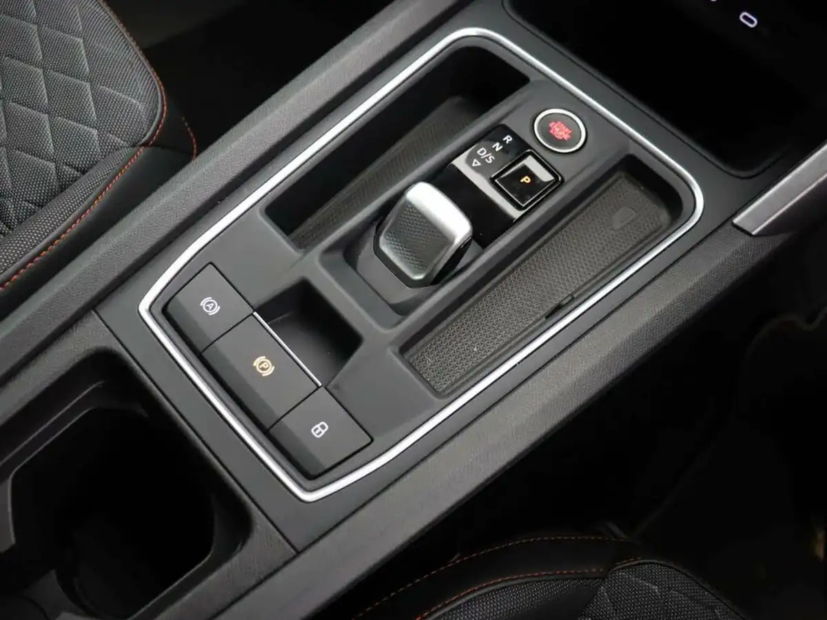 2024-seat-leon-10-etsi-evo-fr-hatchback-big-27