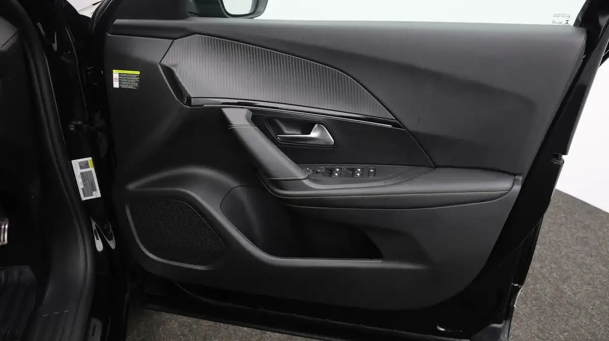 2022-peugeot-2008-suv-e-gt-premium-big-14
