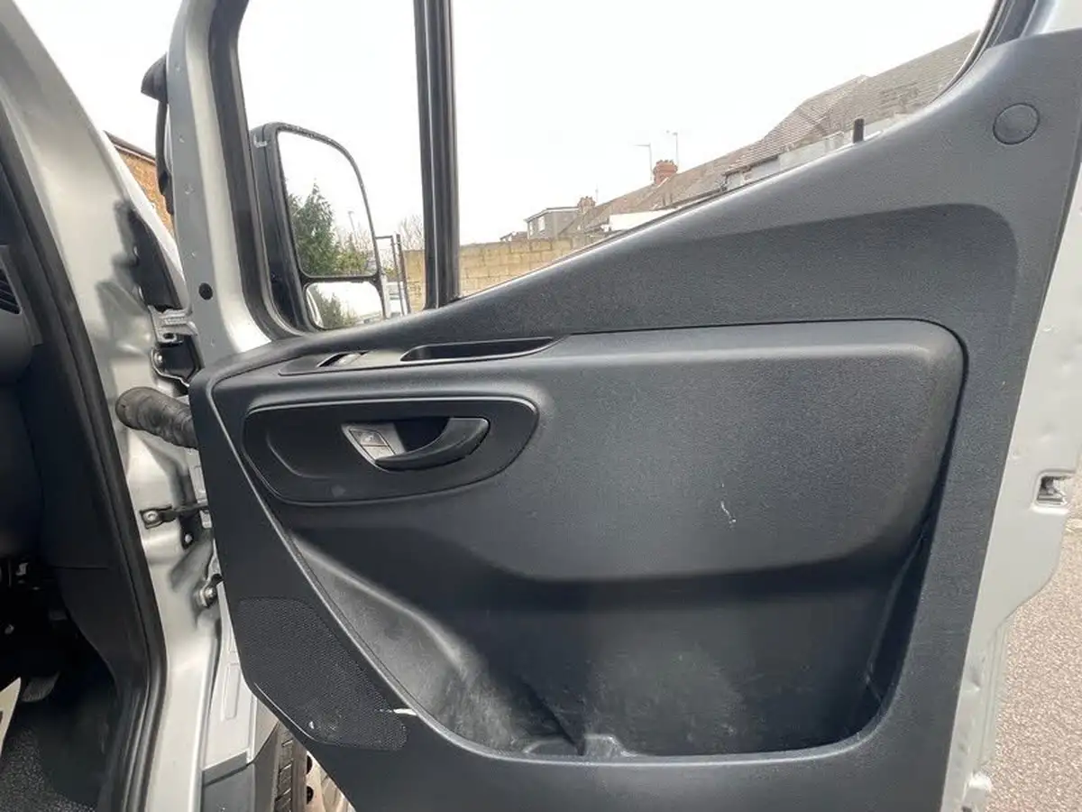 2019-mercedes-benz-sprinter-21cdi-314-l1h1-143pseu6c-panel-van-big-35