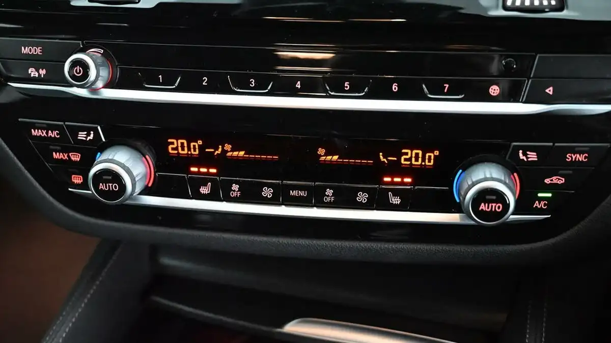 2021-bmw-5-series-20td-520d-xdrive-m-sport-mht-saloon-4d-big-12