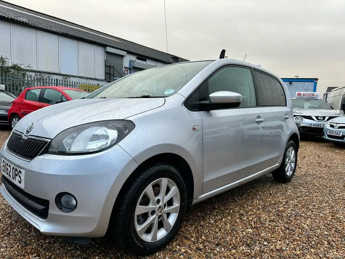 2012-skoda-citigo-10-elegance-75ps-5d-asg-big-7