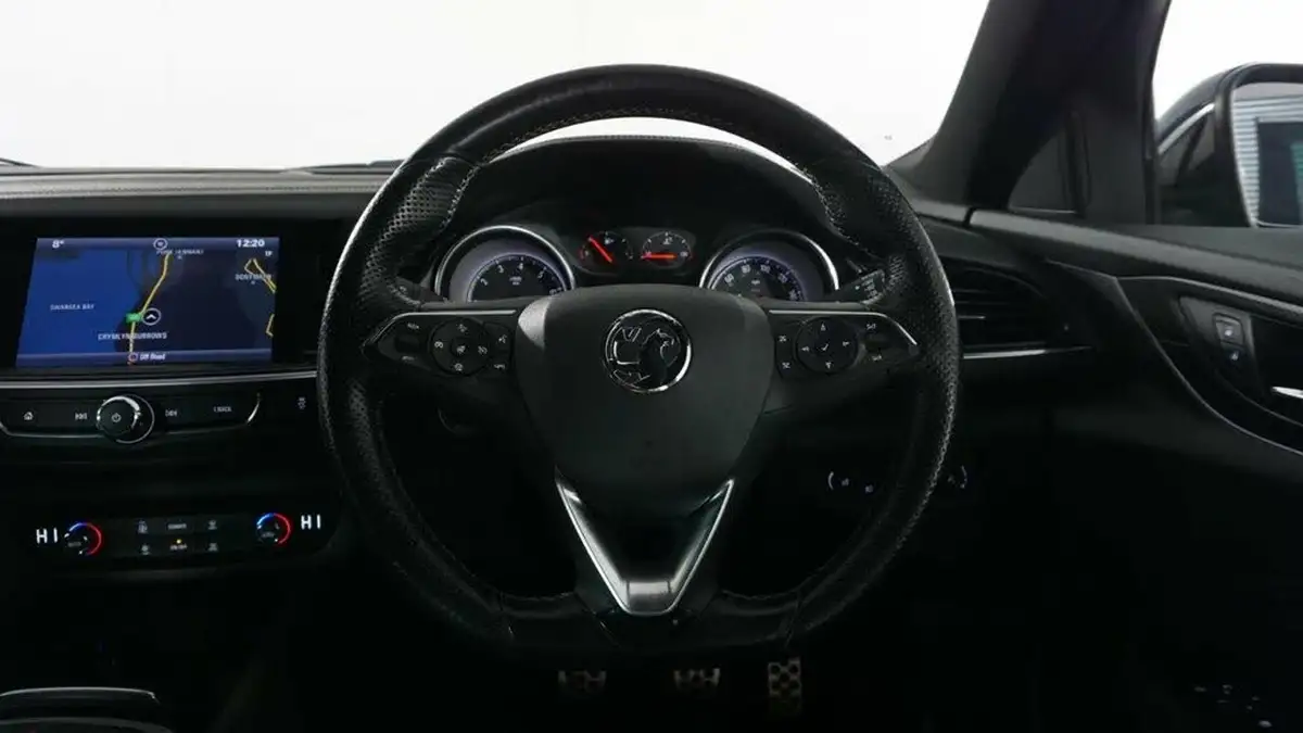 2018-vauxhall-insignia-sports-tourer-15-turbo-sri-vx-line-nav-big-15