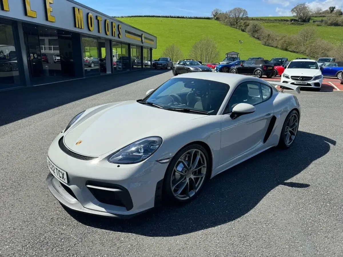 2022-porsche-cayman-718-40-cayman-gt4-big-3