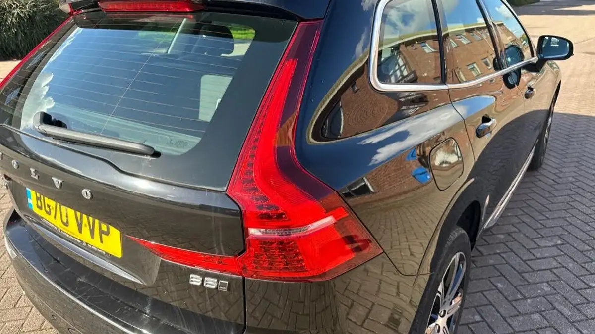 2020-volvo-xc60-20-b5-inscription-pro-awd-big-40