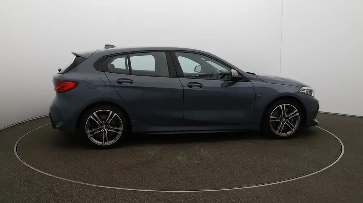 2021-bmw-1-series-20-m135i-xdrive-big-48