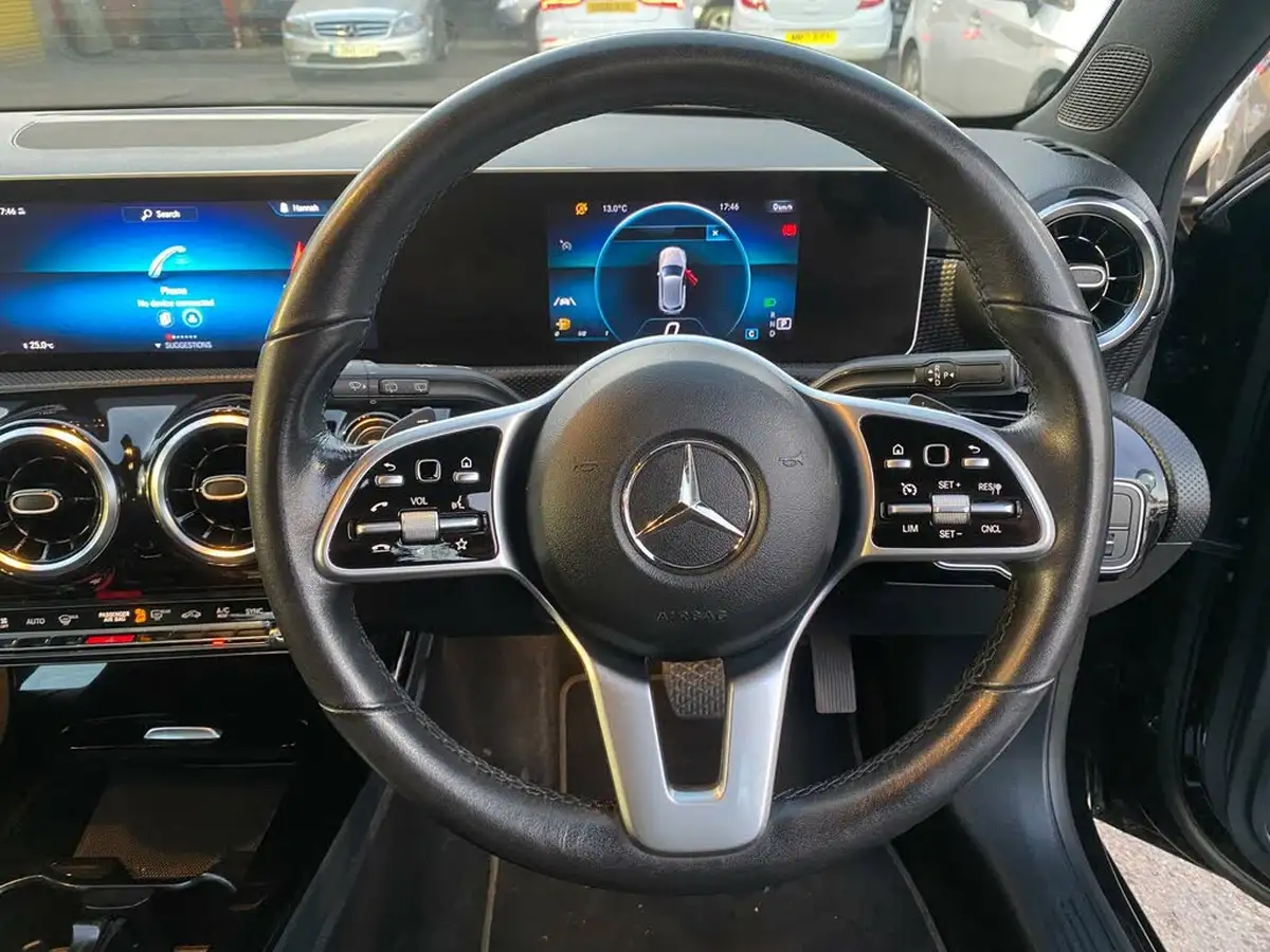 2018-mercedes-benz-a-class-13-a180-sport-executivess-7g-dct-big-24