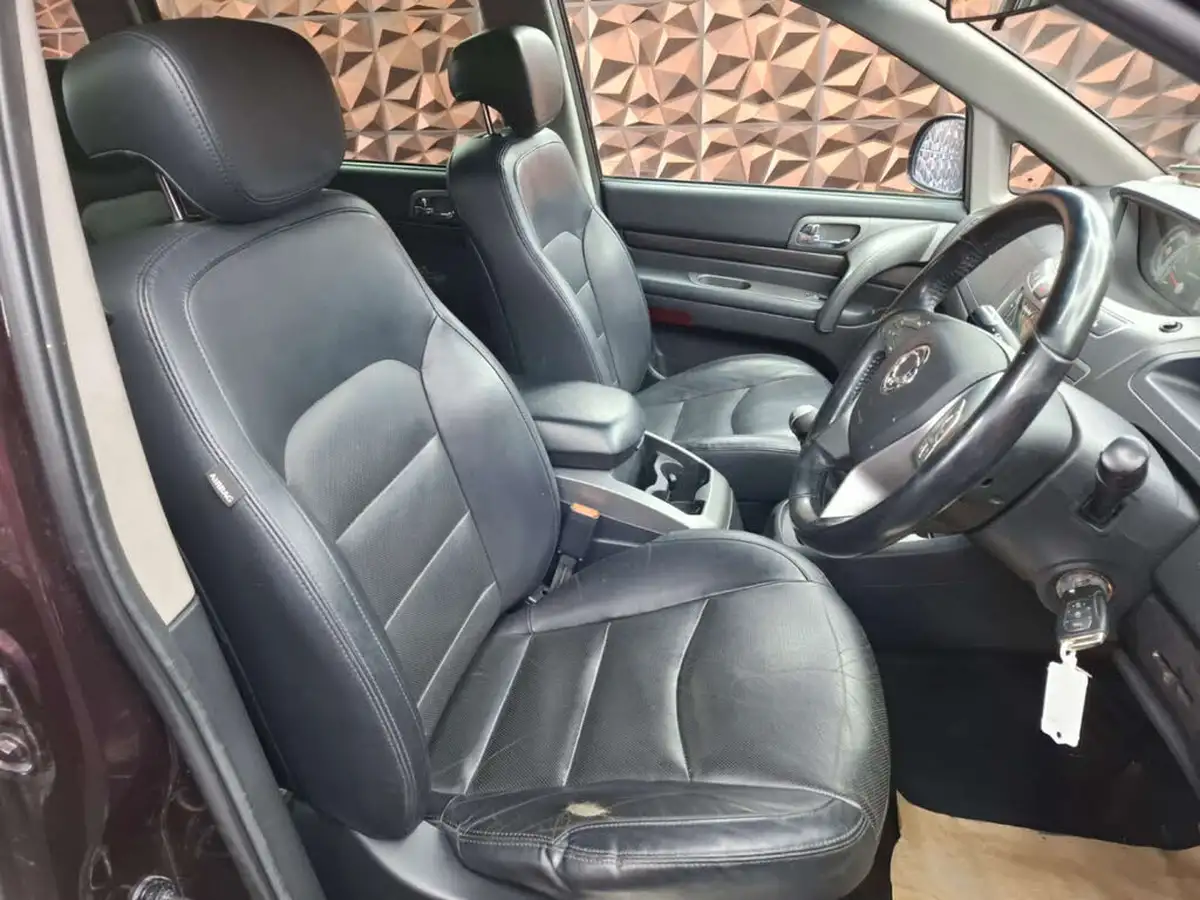 2016-kgm-ssangyong-turismo-22td-ex-big-31