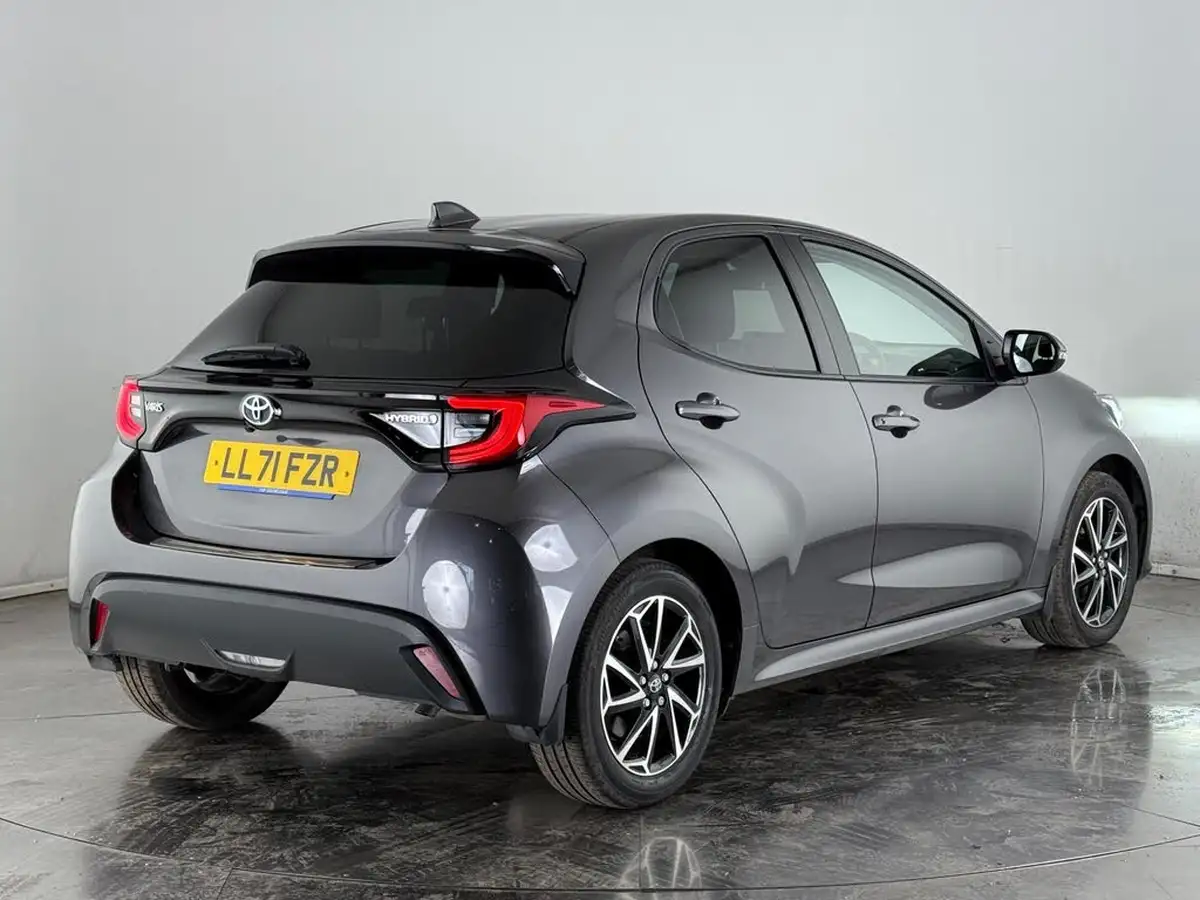 2021-toyota-yaris-15-vvt-i-design-big-6