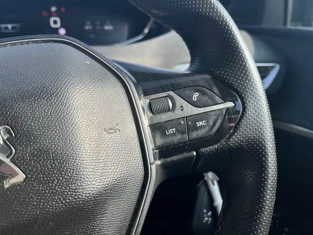2017-peugeot-3008-suv-12-puretech-gt-line-hatchback-eat6-big-18