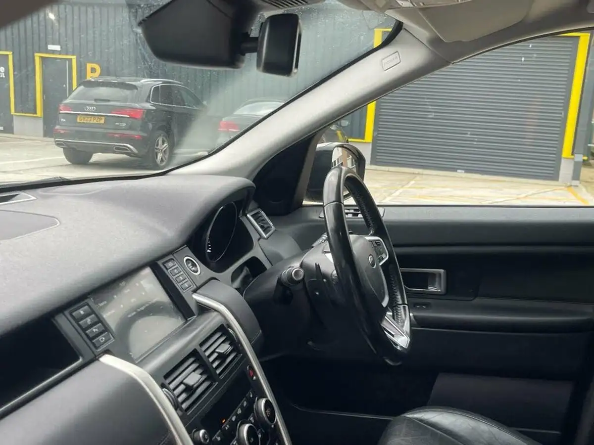 2015-land-rover-discovery-sport-22td-hse-awd-auto-big-47