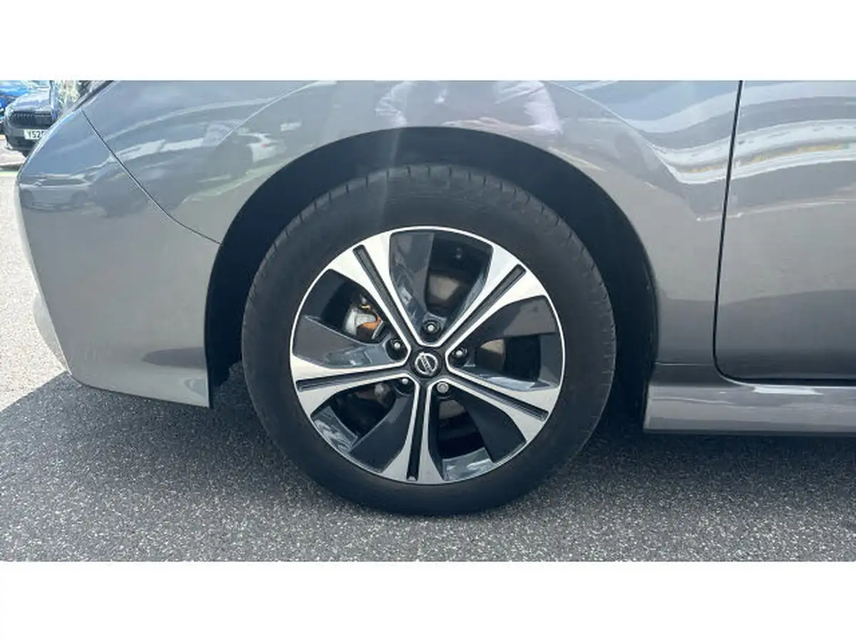 2021-nissan-leaf-e-tekna-big-20