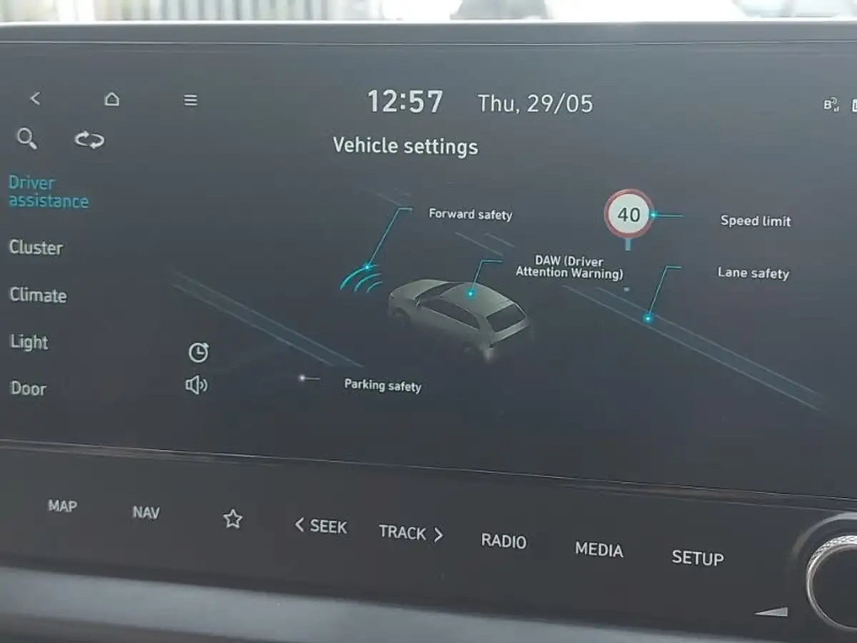 2024-hyundai-bayon-10-t-gdi-premium-120ps-48-volt-mhev-dct-big-13